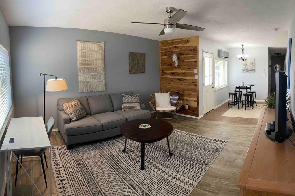 Comfy, Contemporary Quiet Retreat Vacation Home With Views Albuquerque Extérieur photo