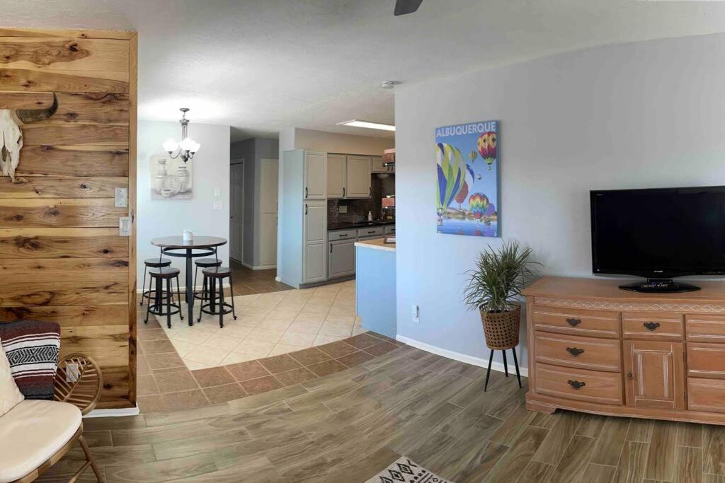 Comfy, Contemporary Quiet Retreat Vacation Home With Views Albuquerque Extérieur photo